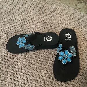 Yellow Box Black Sandals with Turgquoise Floral Accents Size 6